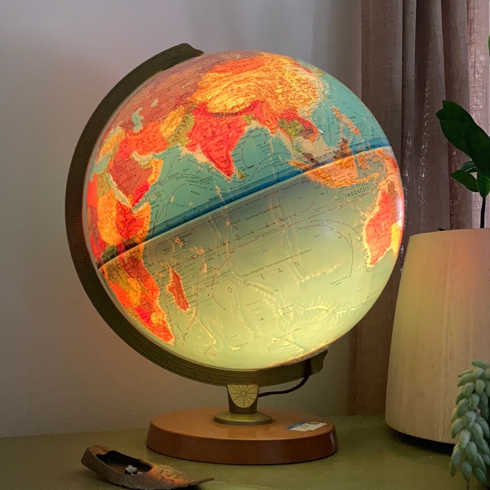 🌏💡 Vintage 1980s / 1990s Earth Globe Lamp with Feed-Through On/Off Switch 🔌🌍